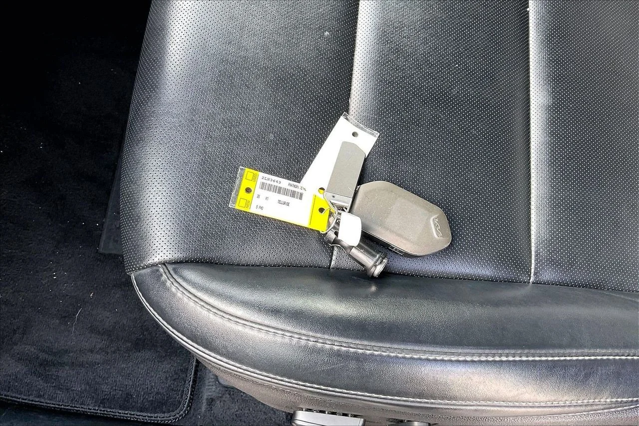 Certified Used 2025  Kia S image 34