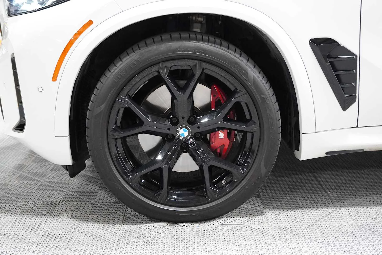 Certified Used 2024 Alpine White BMW xDrive40i image 8