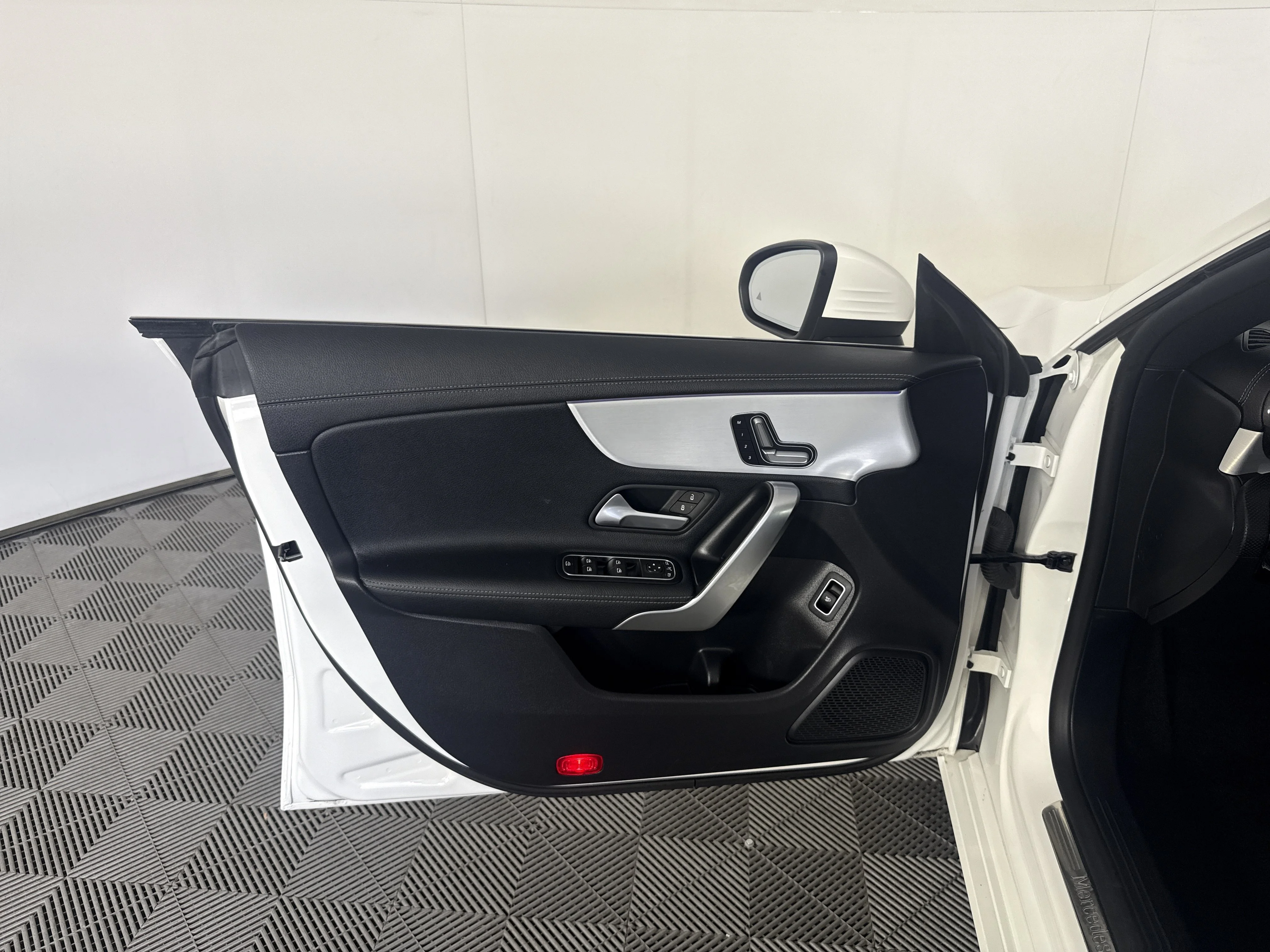 Used 2025 White Mercedes-Benz  image 16