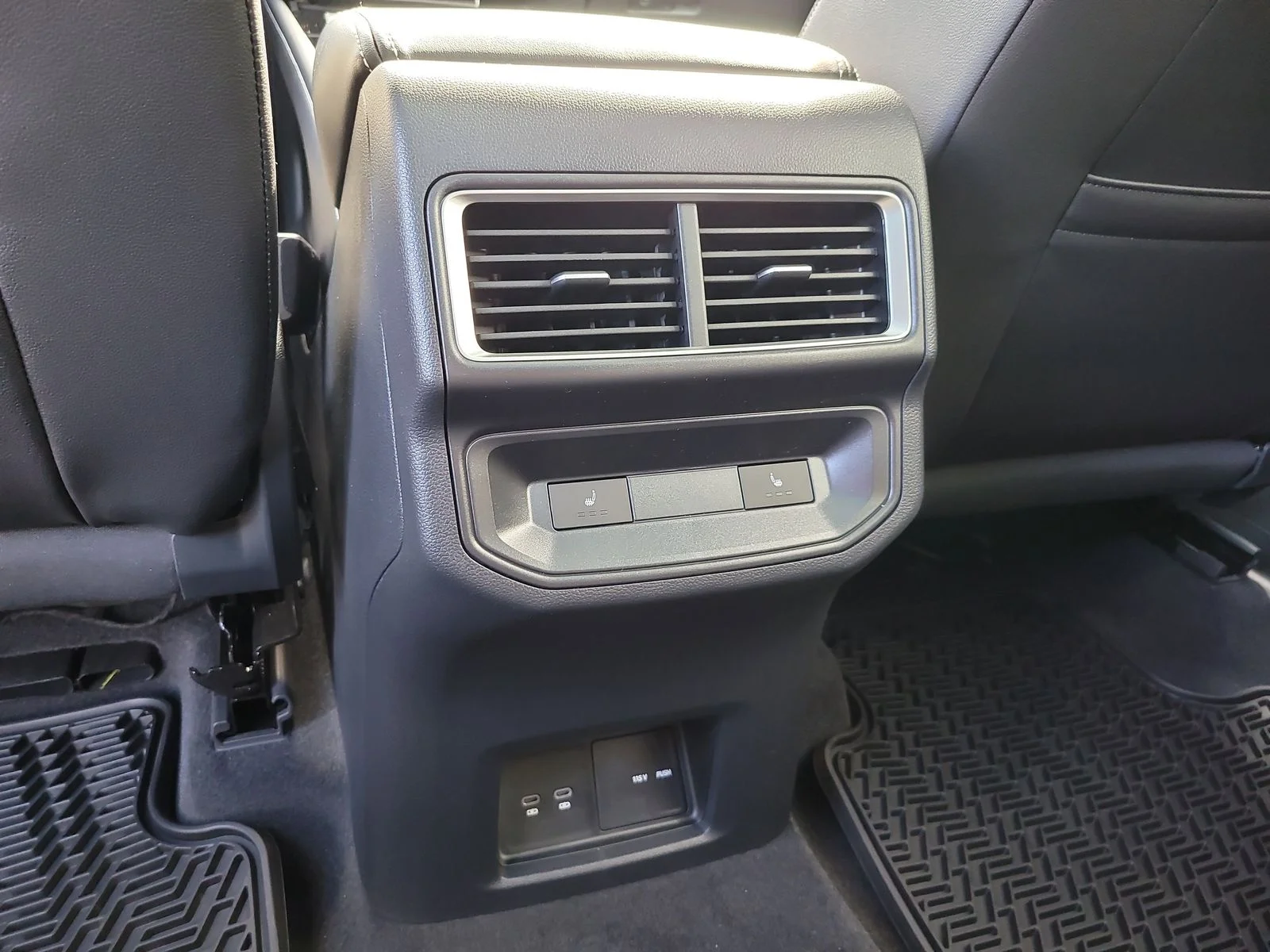 2026 Volkswagen Atlas Cross Sport SEL R-LINE - Photo 14