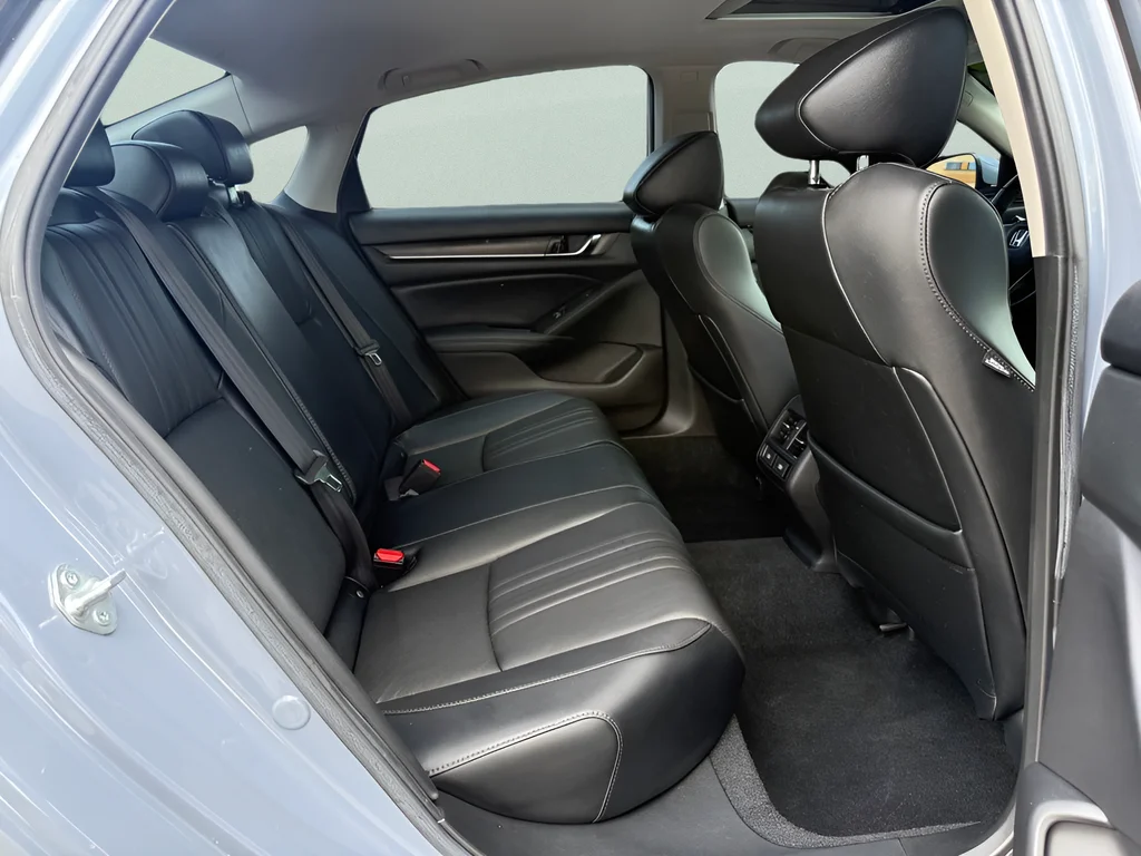 2022 Honda Accord Hybrid Touring - Photo 13