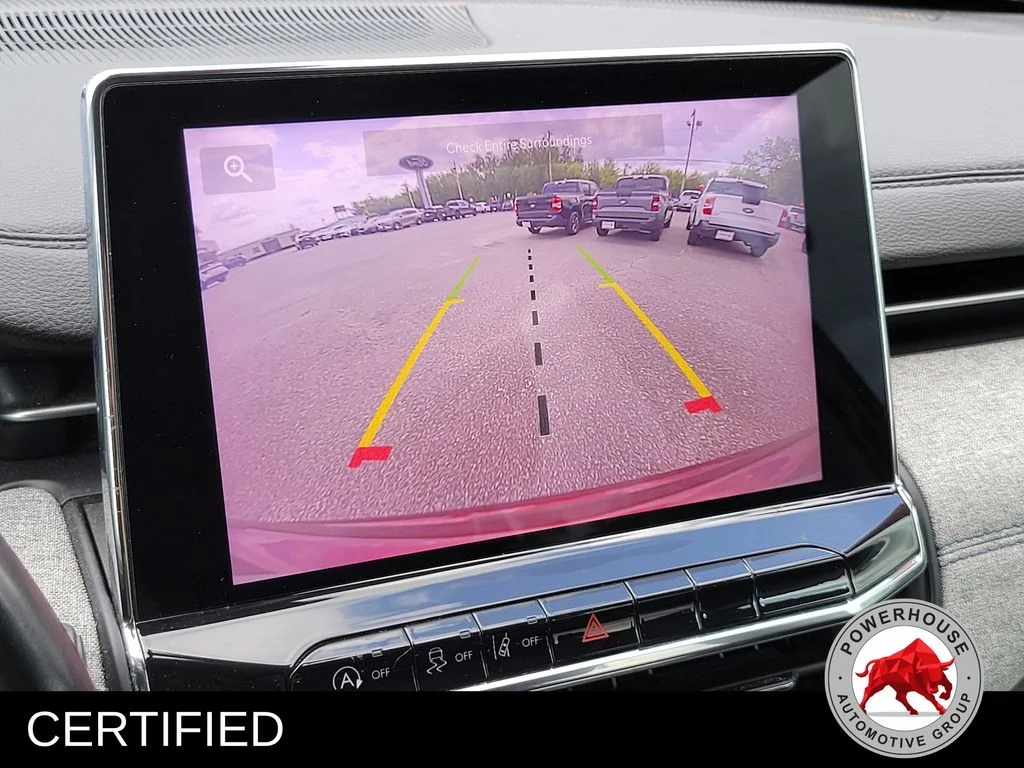Used 2022 Red Jeep Latitude image 26