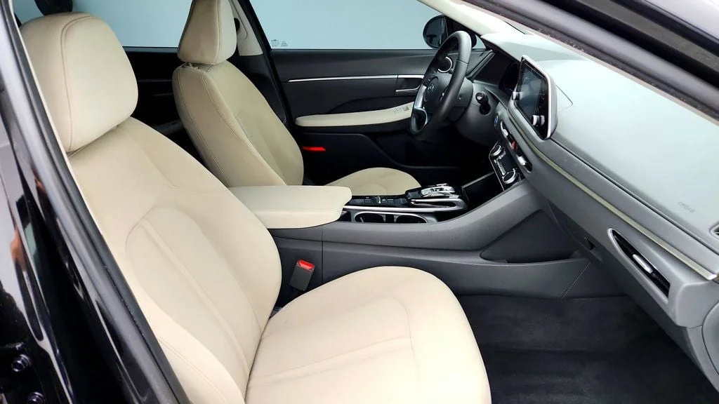 Used 2022 Phantom Black Hyundai SEL 2.5L w/ Convenience Pkg, Panoramic Sunroof & Digital Cluster image 24