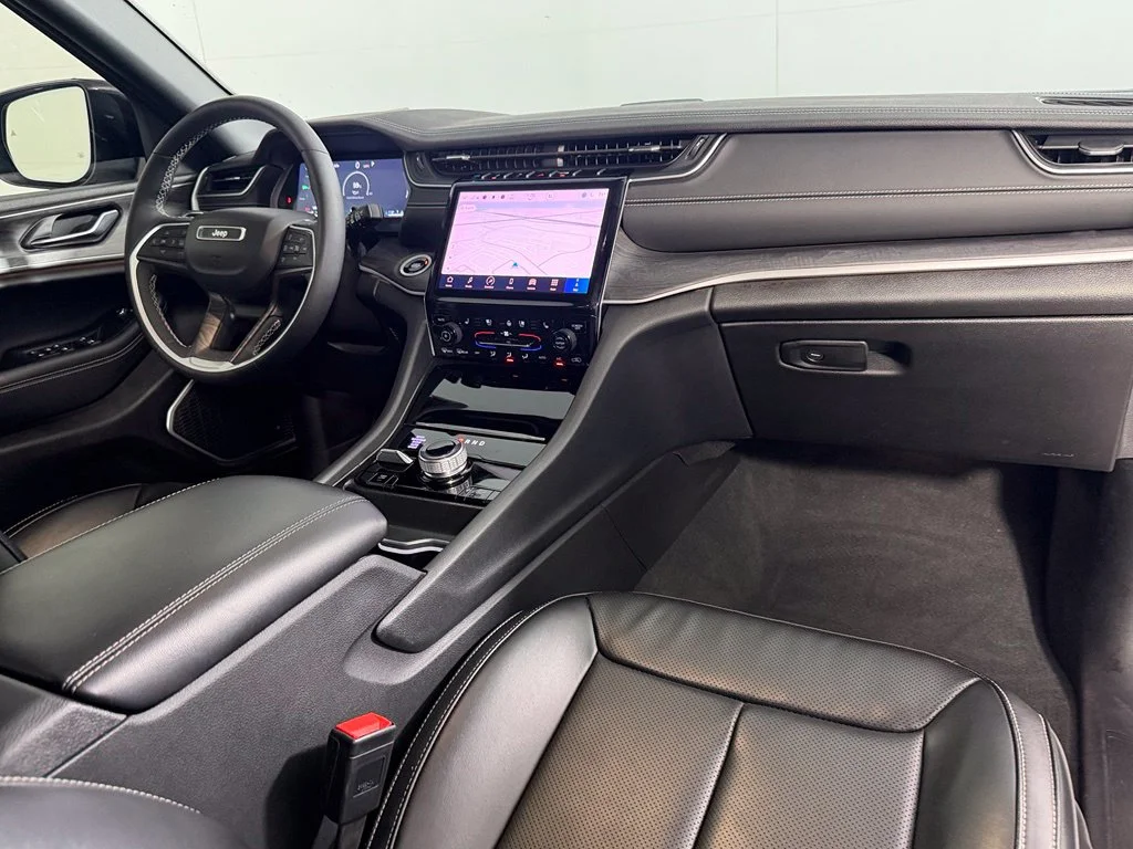 Used 2024 White Jeep 4xe image 14