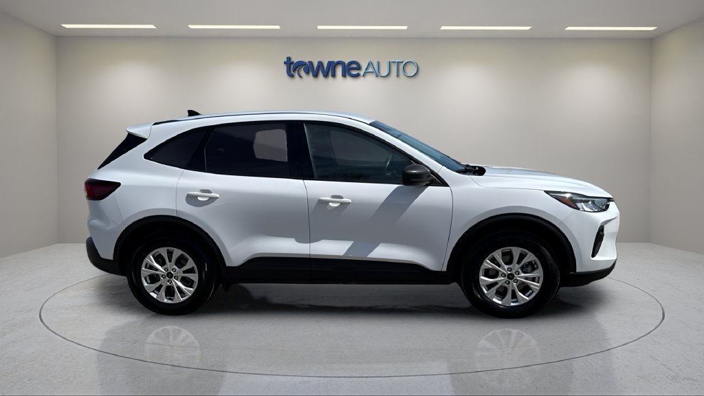 Used 2025 White Ford Active image 7