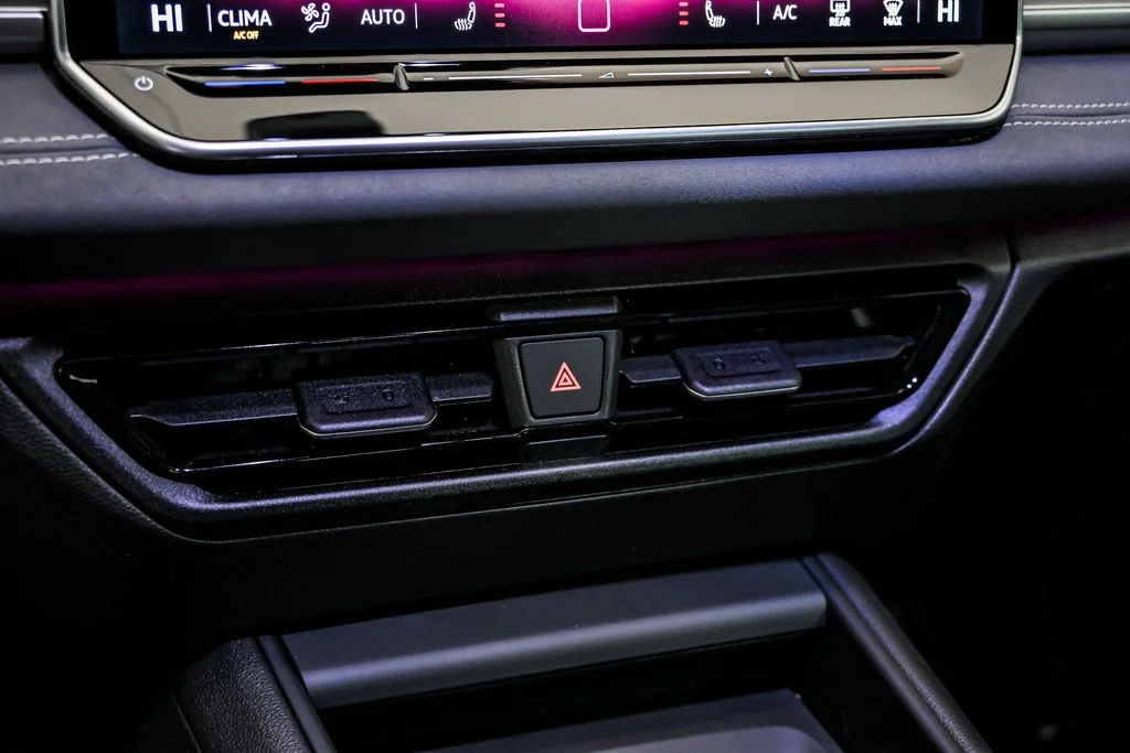 New 2026 Black Volkswagen 2.0T SE image 13