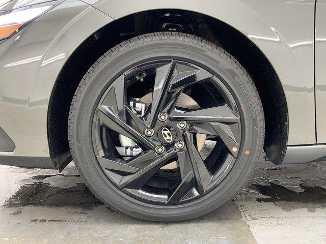 New 2026 Amazon Gray Hyundai SEL Sport image 5