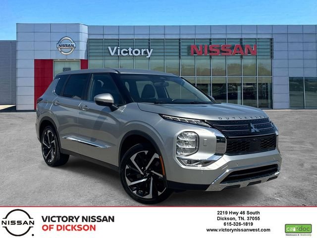 Used 2022 Silver Mitsubishi SE image 1