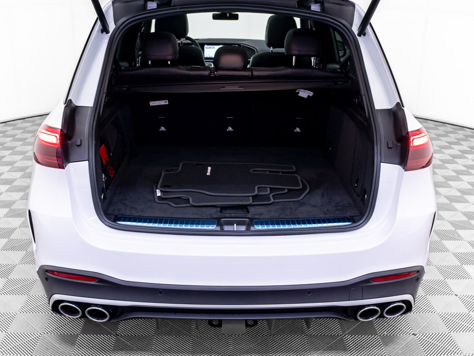 New 2026 White Mercedes-Benz GLE 53 AMG® image 39