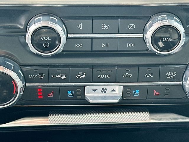 Certified Used 2023 Oxford White Ford Lariat image 21
