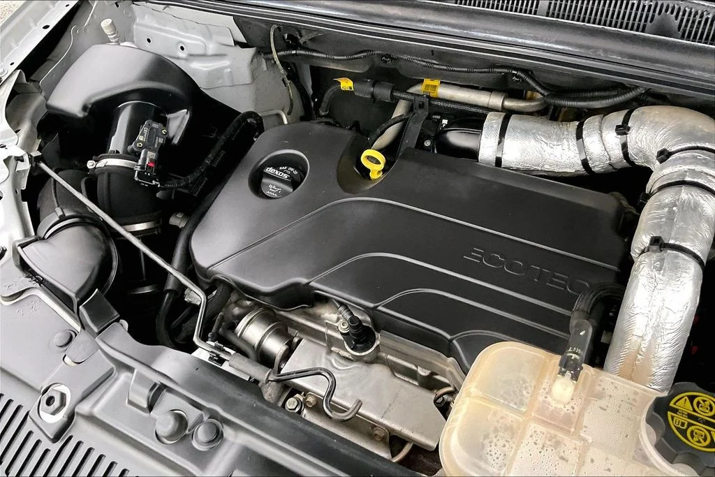 Used 2022 Silver Chevrolet LS image 32