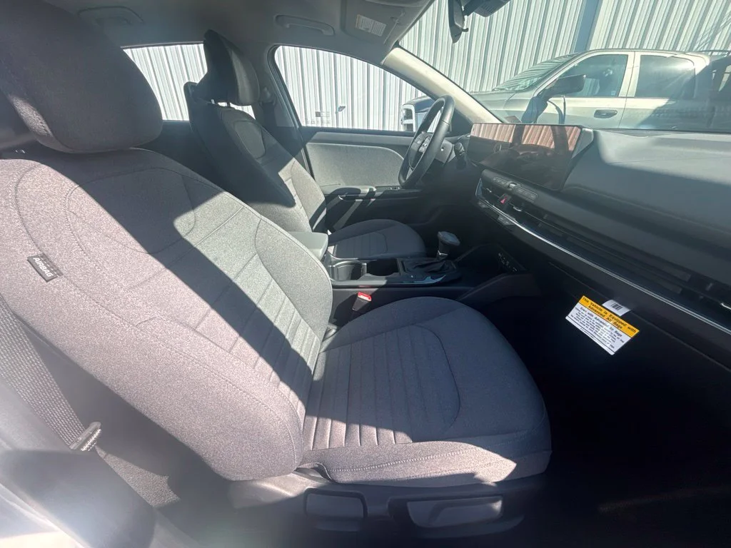 Used 2025 White Kia EX image 23