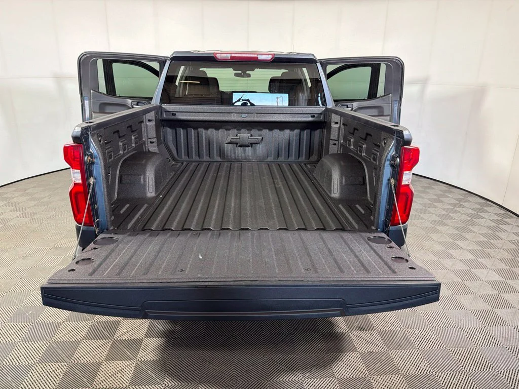Used 2022  Chevrolet RST image 22