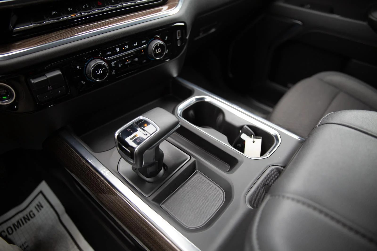 Used 2024 Summit White Chevrolet RST image 17
