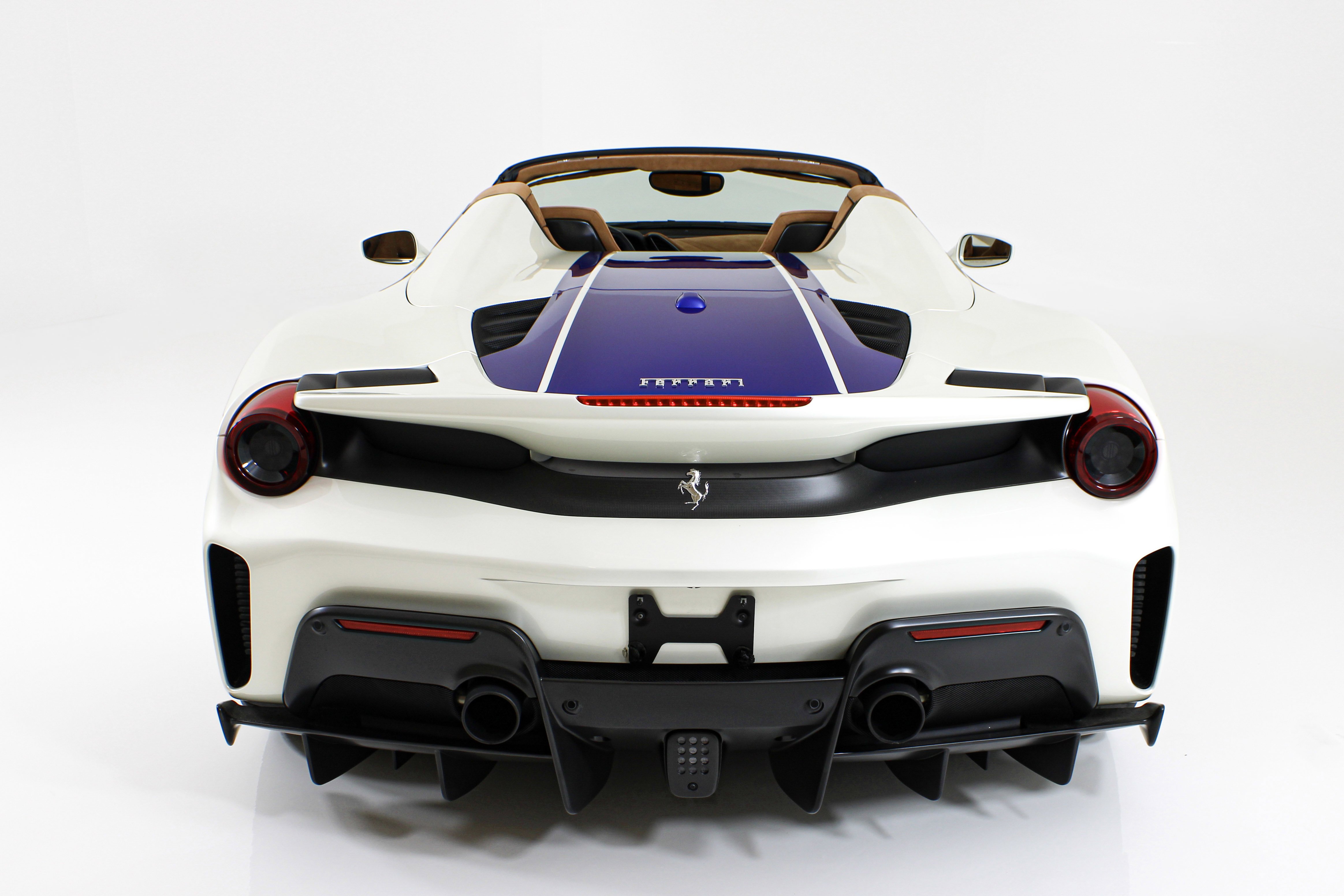 Certified Used 2020 White Ferrari  image 21