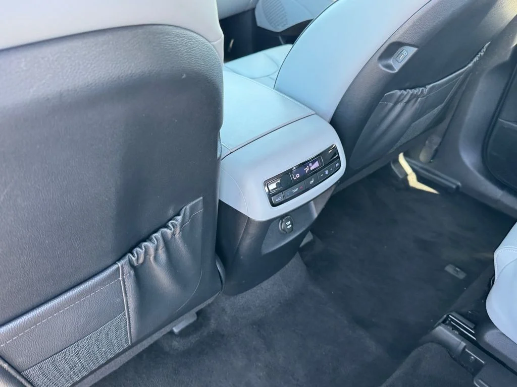 Used 2025 Silver Hyundai SEL image 17