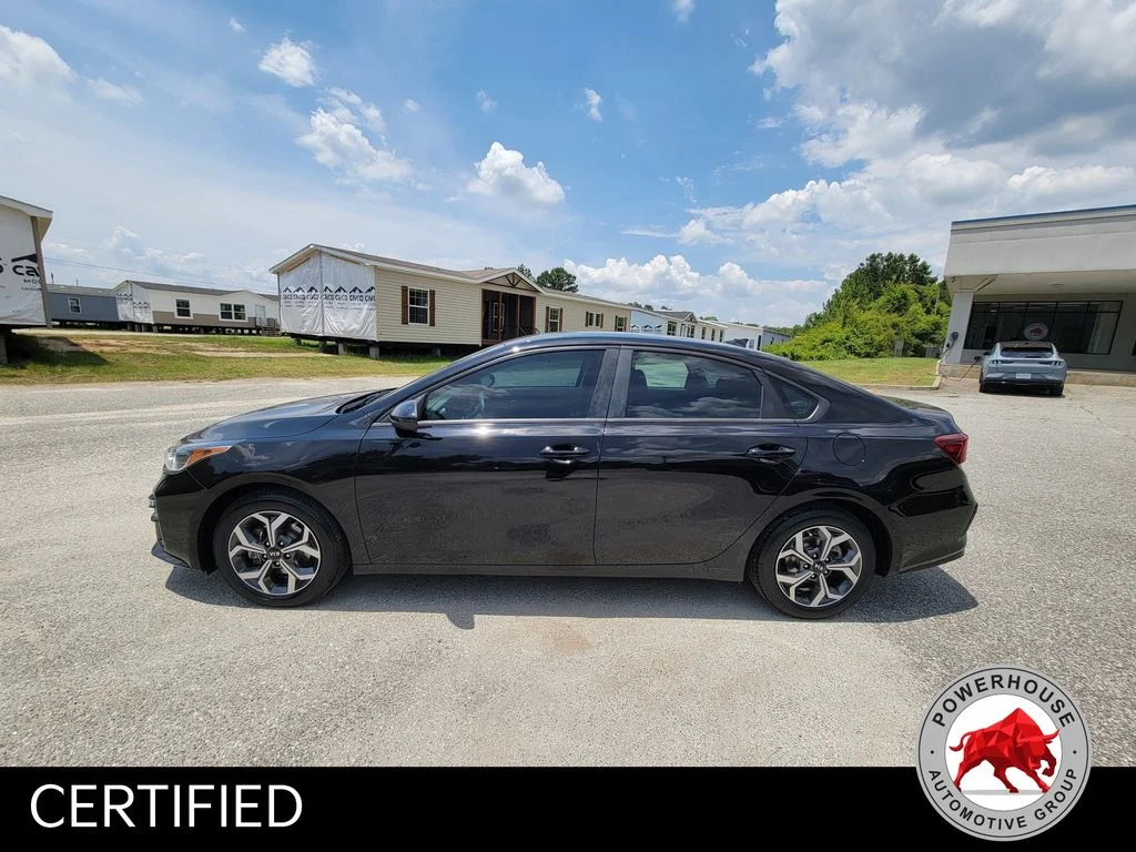 Used 2021 Black Kia LXS image 3