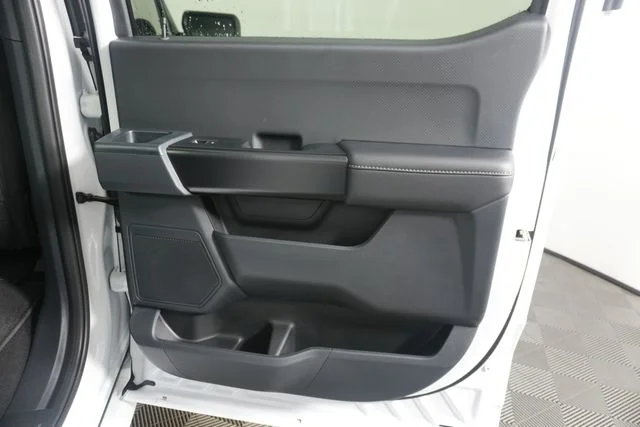 New 2026 Oxford White Ford STX® image 28