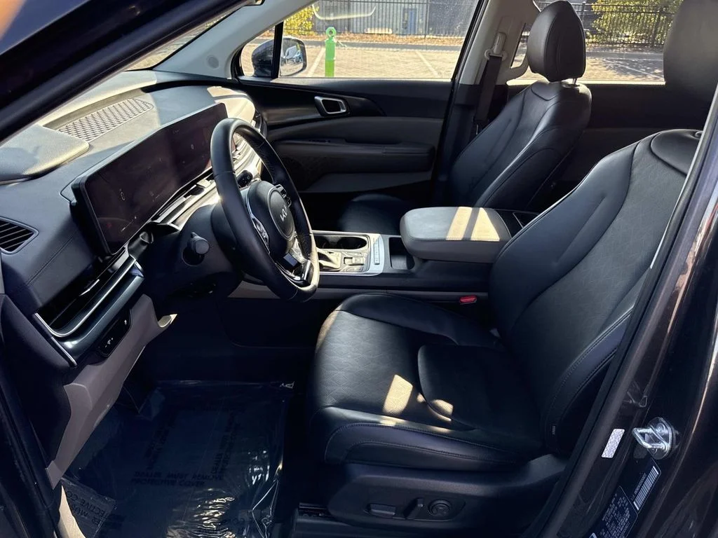 Used 2025 Gray Kia LXS image 15