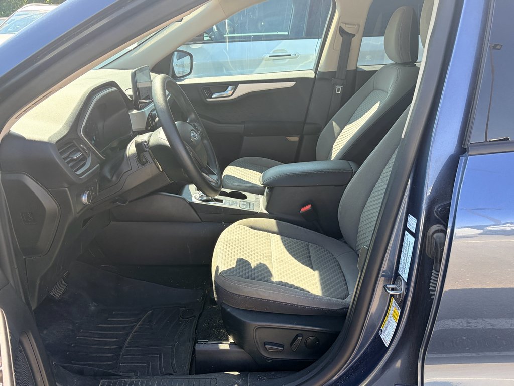 Used 2020 Blue Metallic Ford SE image 10