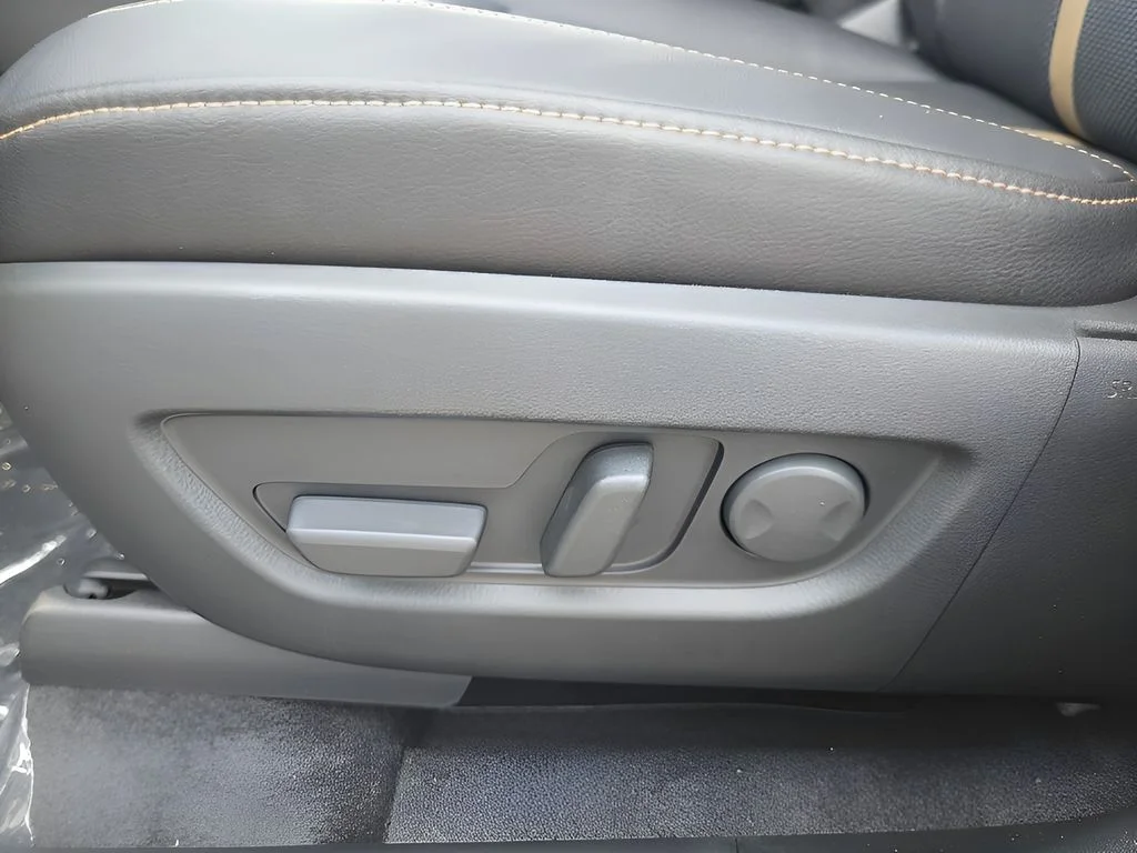 Used 2025 Rhodium White Premium Mazda Premium Plus Package image 13