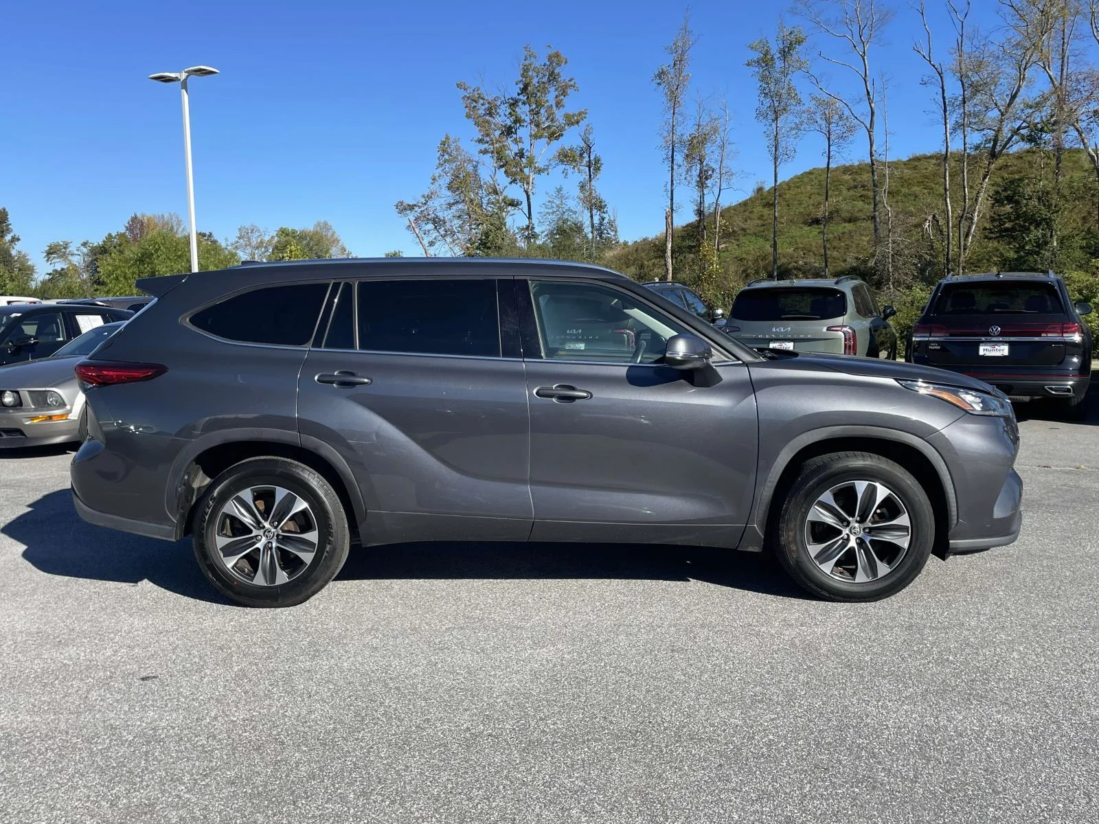 Used 2020 Magnetic Gray Metallic Toyota XLE image 29