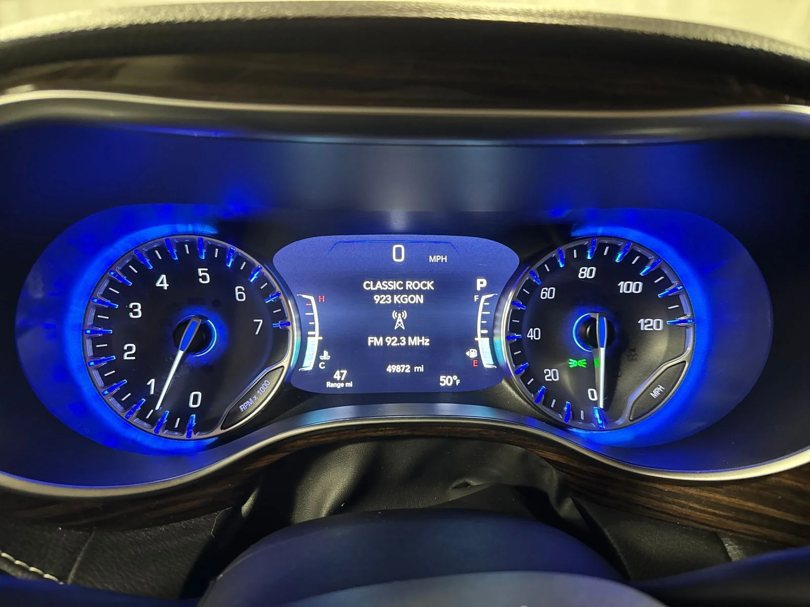 Used 2023 White Chrysler Limited image 24
