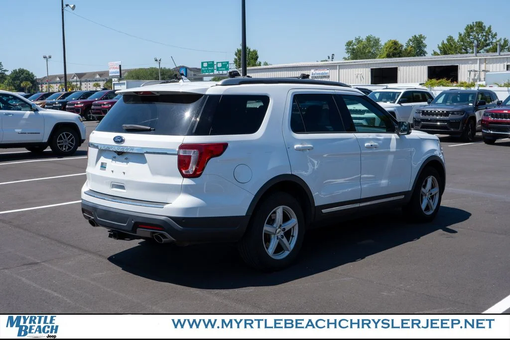 Used 2018 Oxford White Ford XLT image 6
