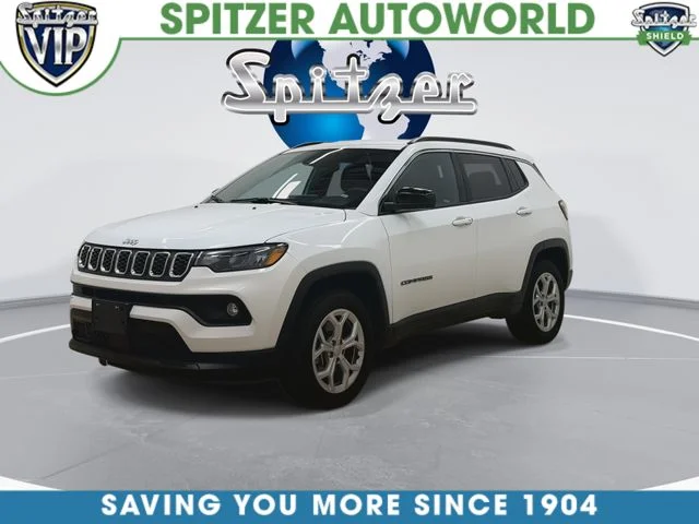 Used 2024 White Jeep Latitude image 6