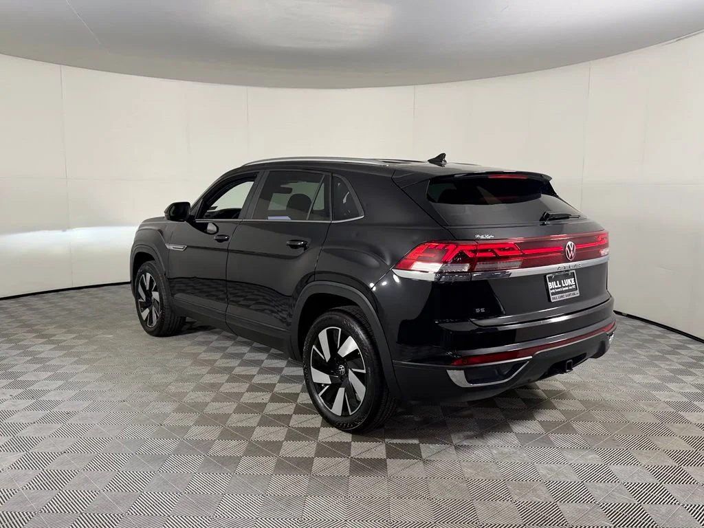 Used 2026 Black Volkswagen SE w/Technology image 6