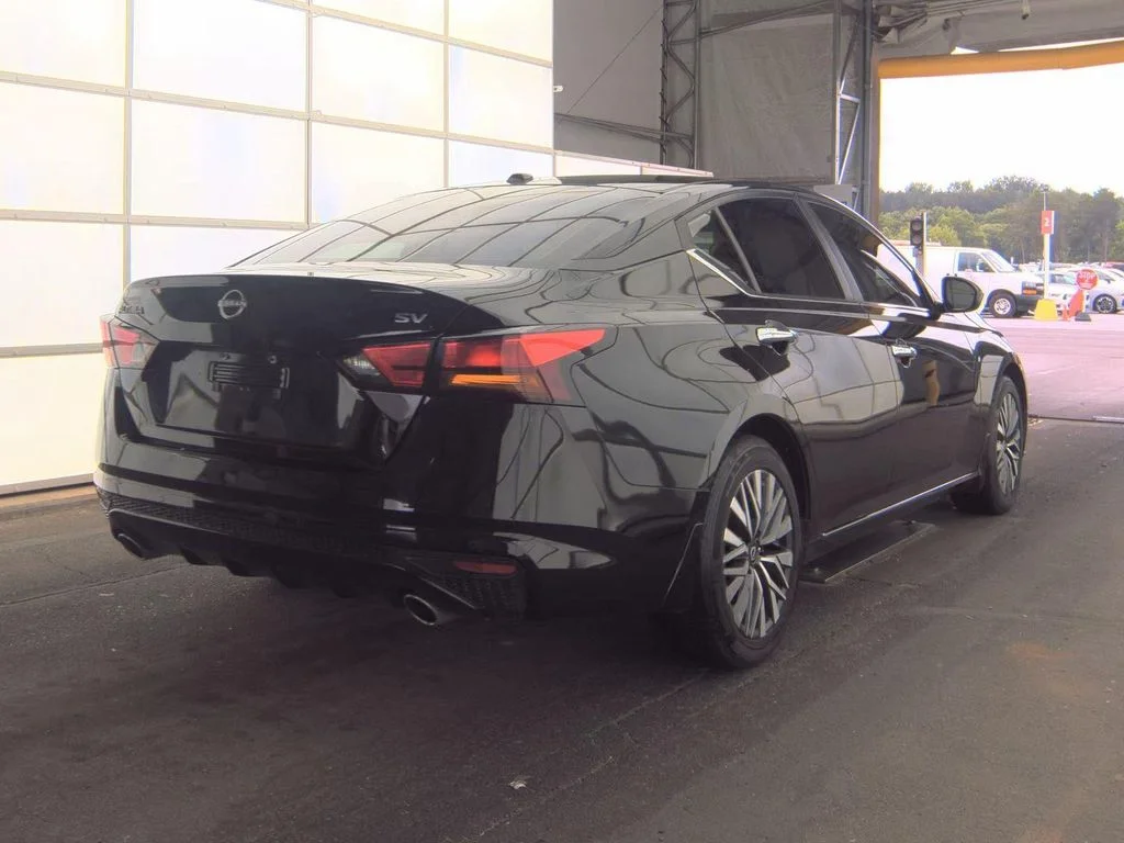 Used 2024 Black Nissan 2.5 SV image 3