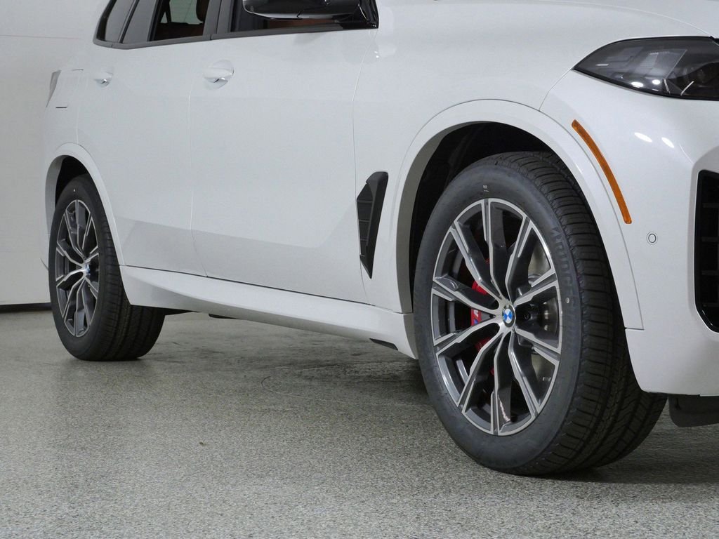New 2026 Mineral White Metallic BMW xDrive40i image 6
