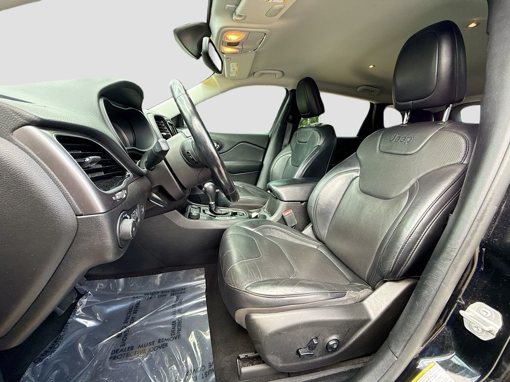 Certified Used 2020 Diamond Black Crystal Pearlcoat Jeep Limited image 20
