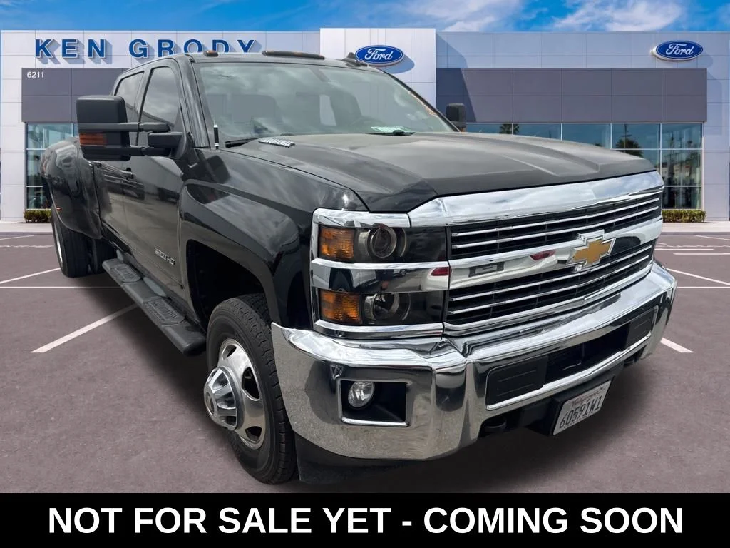 2015 Chevrolet Silverado HD LT Crew Cab Short Box SRW w R6Q's photo