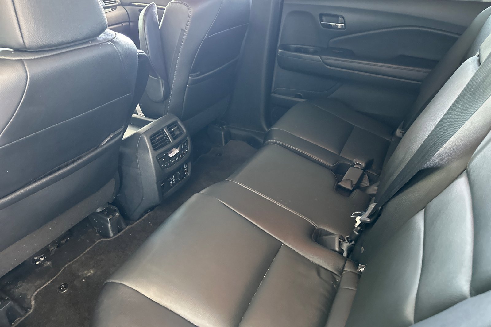 Used 2021 Black Honda Touring 8-Passenger image 12