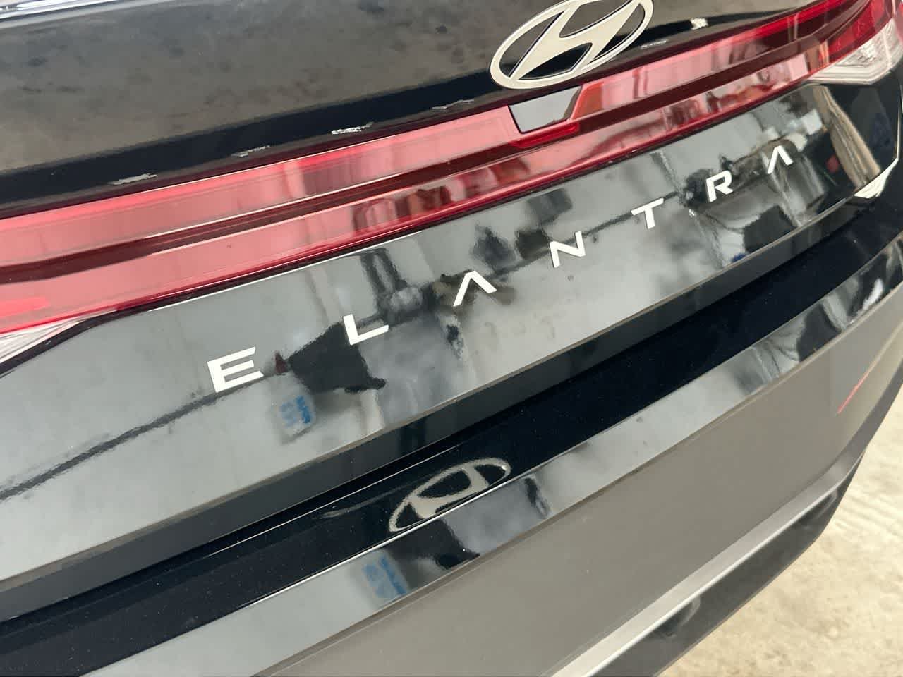 2026 Hyundai Elantra SE - Photo 10