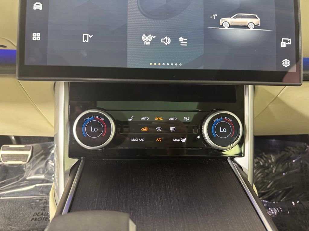 Certified Used 2023 Ostuni White Pearl Land Rover SE image 25