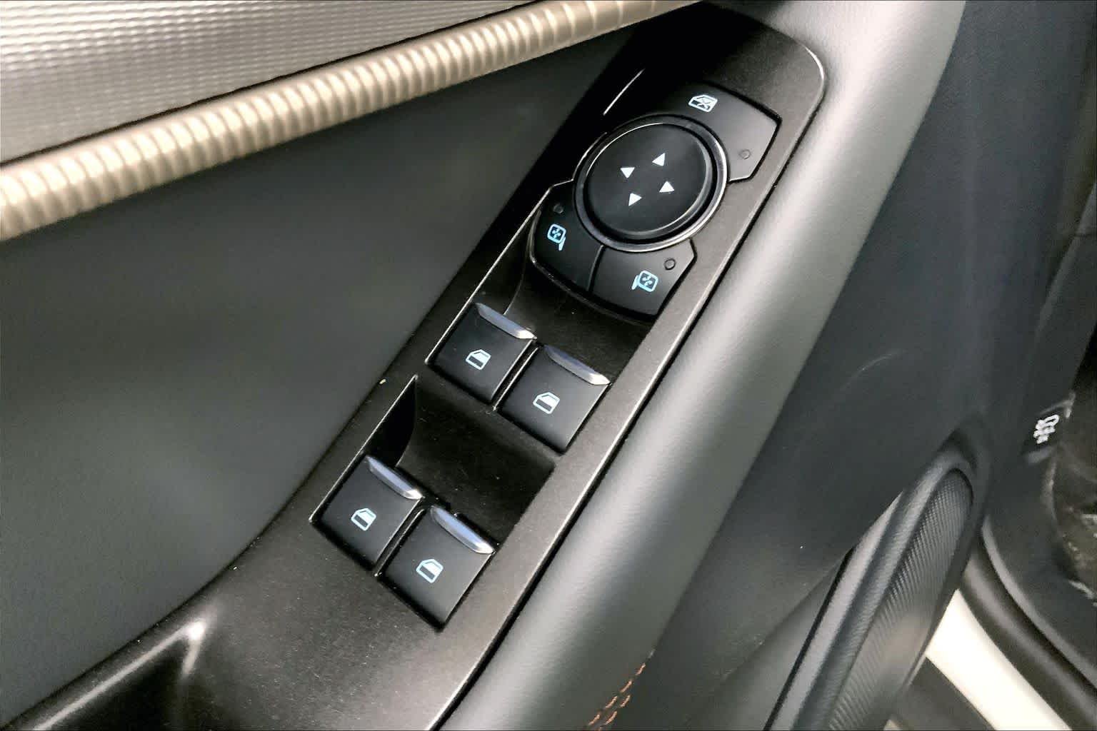New 2026 Star White Metallic Tri-Coat Ford Active image 17