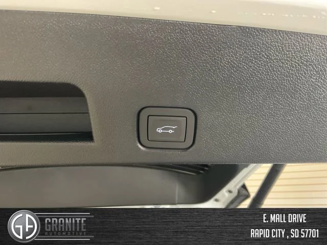2025 GMC Acadia AT4 - Photo 14