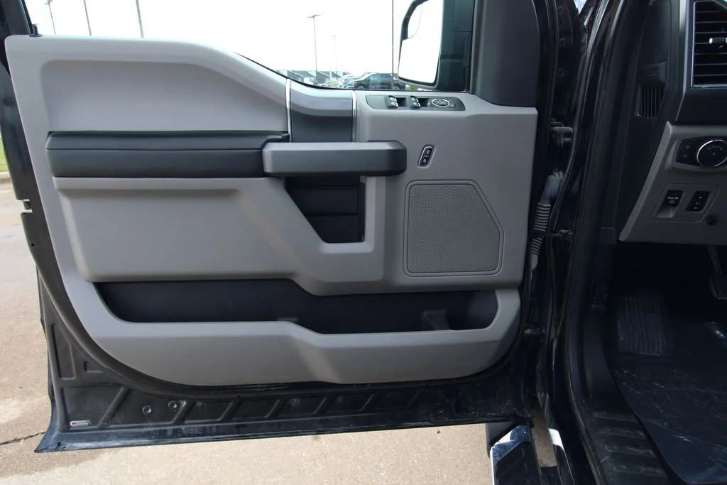 Used 2018 Black Ford XLT image 41