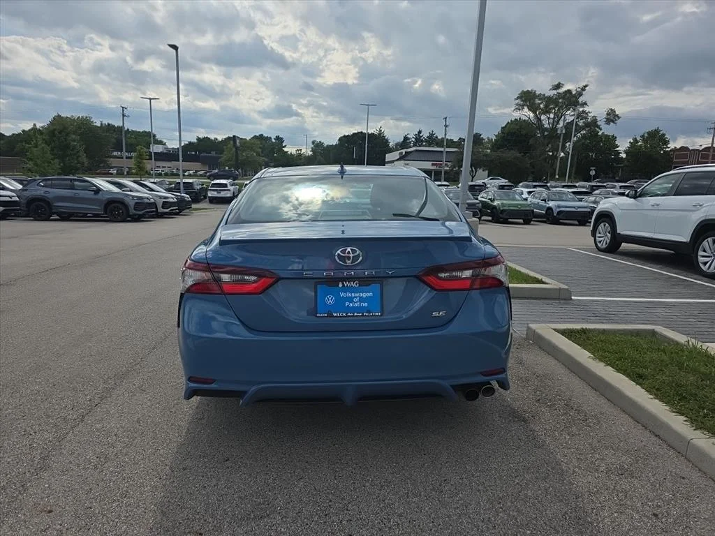 Used 2023 Blue Toyota SE AUTO image 4