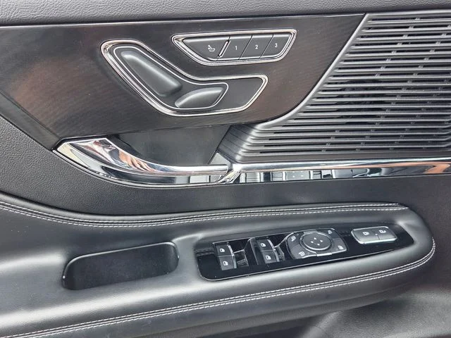 Used 2022 Silver Lincoln Standard image 29