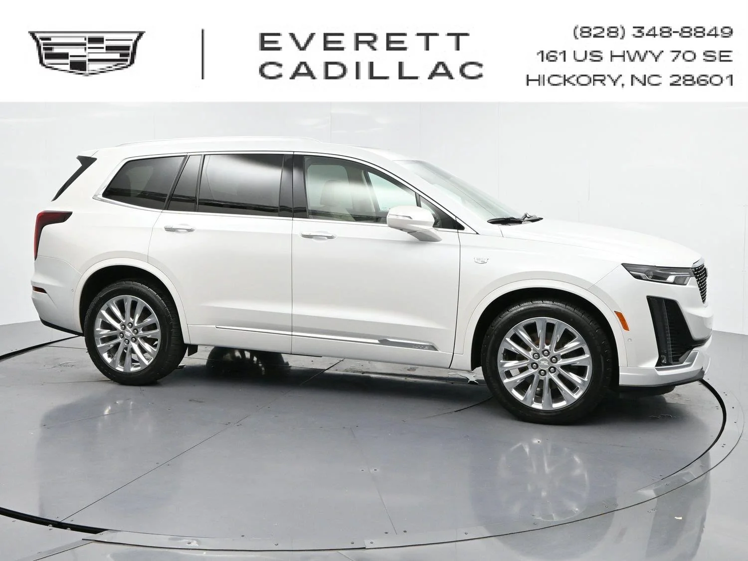 Used 2020 CRYSTAL WHITE TRICOAT Cadillac AWD Premium Luxury image 1