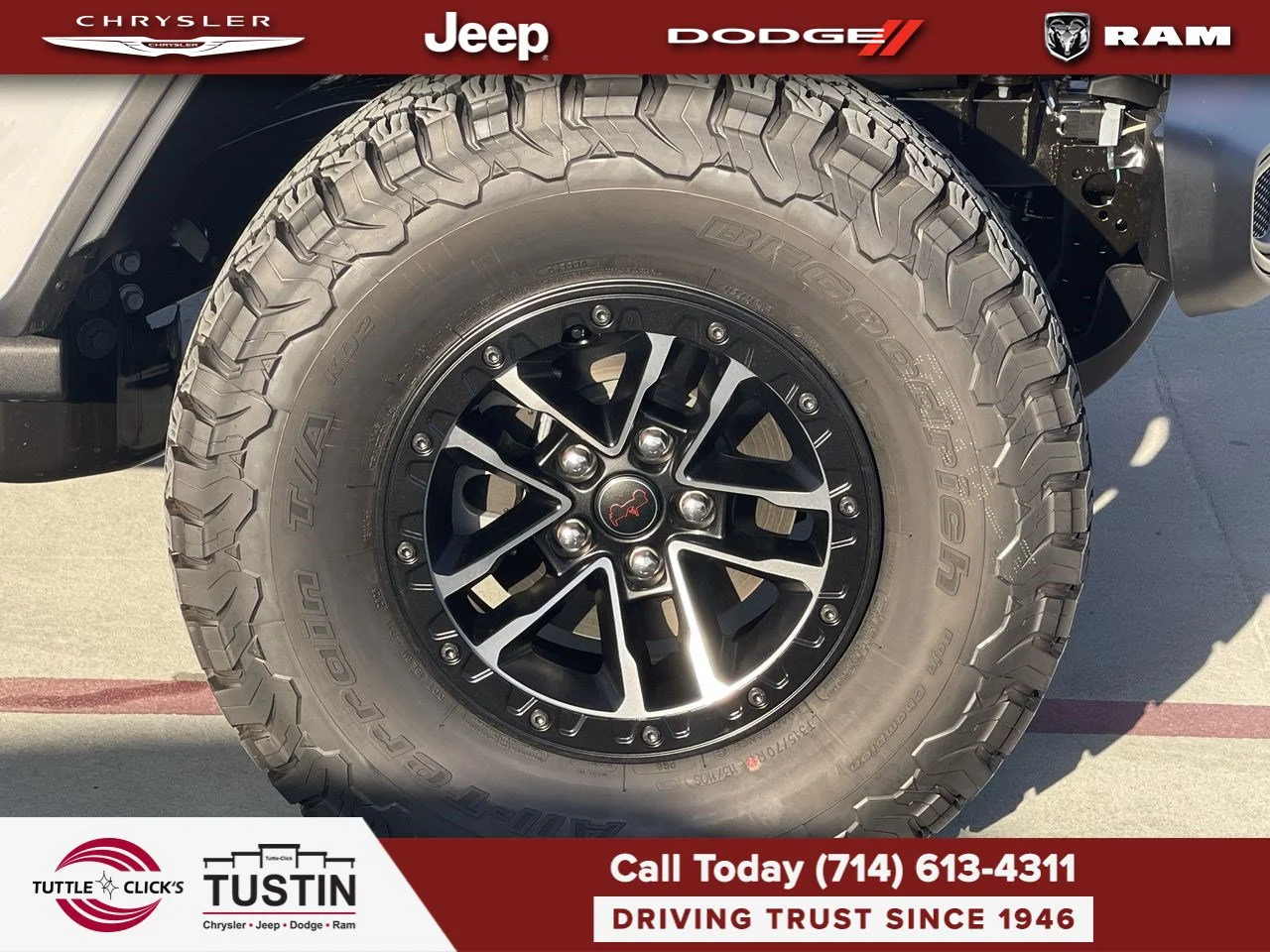 New 2027 Bright White Clear-Coat Paint Jeep Rubicon image 16