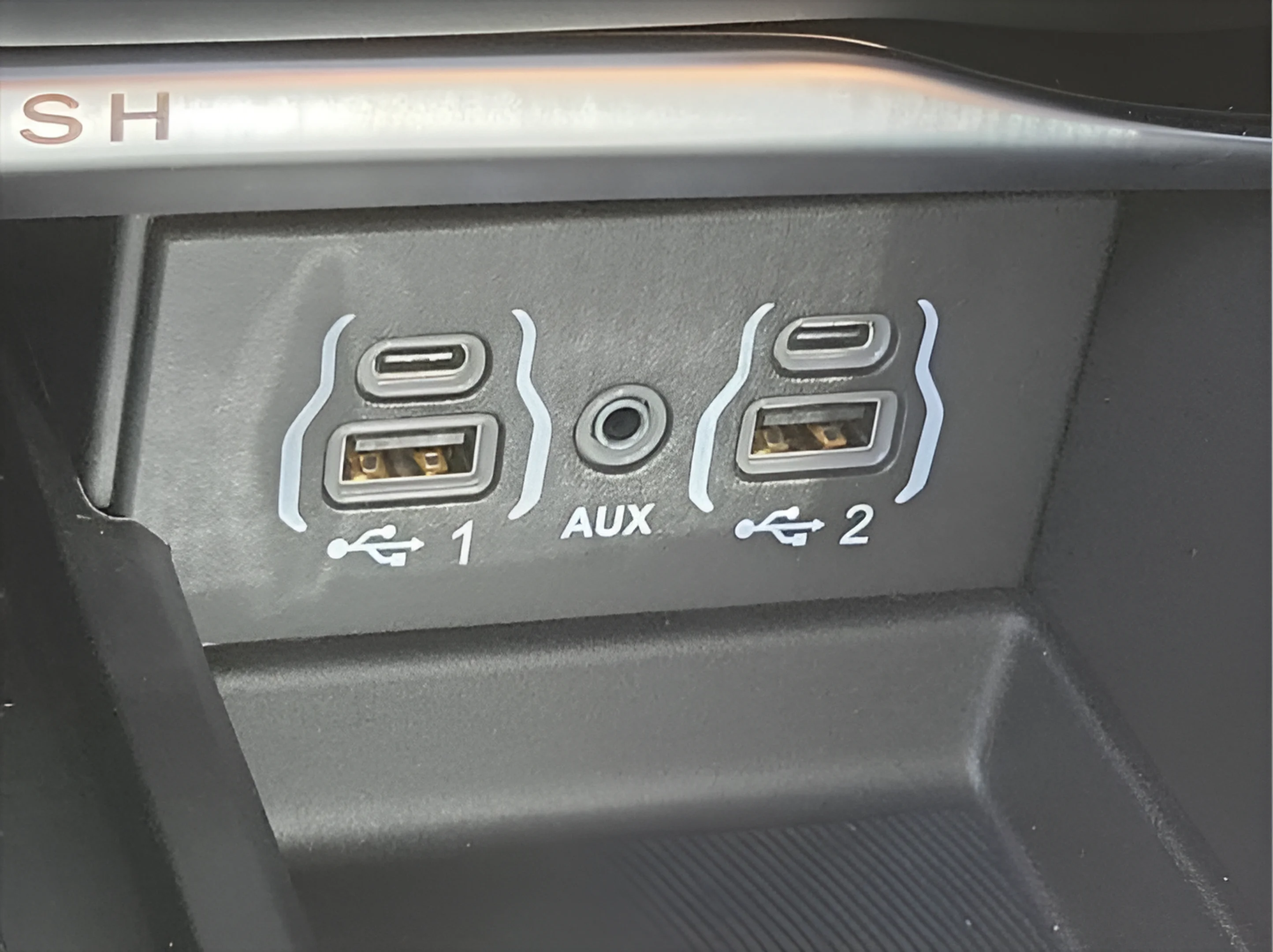 Used 2023 Silver Mist Clearcoat Chrysler Hybrid Pinnacle image 18