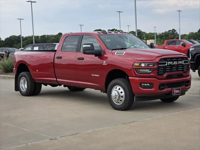 New 2026 Molten Red Pearl-Coat Exterior Paint RAM Big Horn image 1