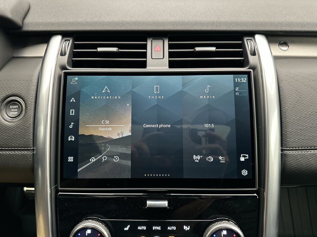 New 2026 Santorini Black Metallic Land Rover Gemini Edition image 14
