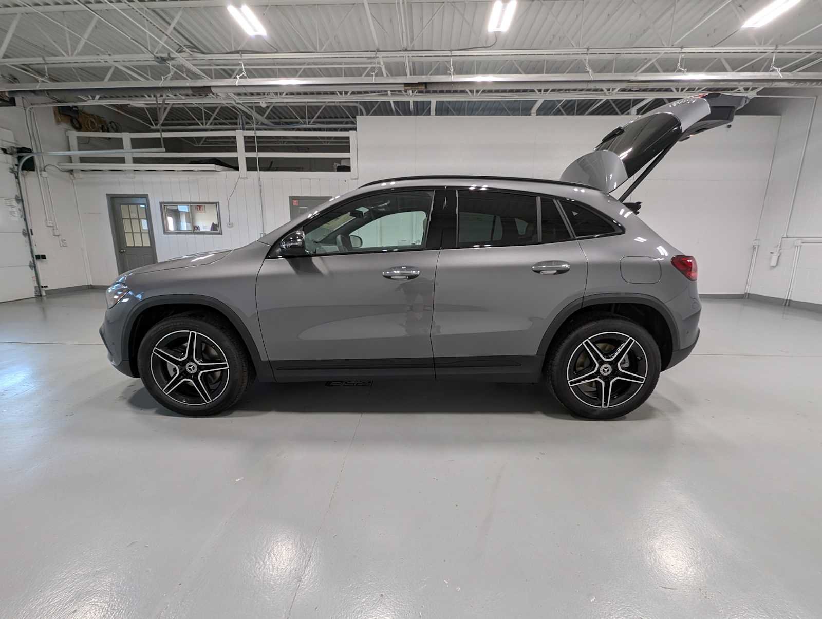New 2026 Mountain Grey Metallic Mercedes-Benz GLA 250 image 10