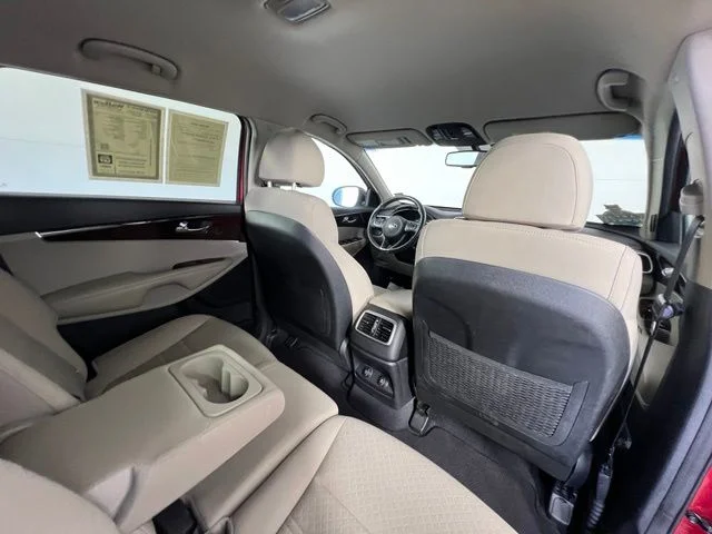 Used 2018 Red Kia LX image 31