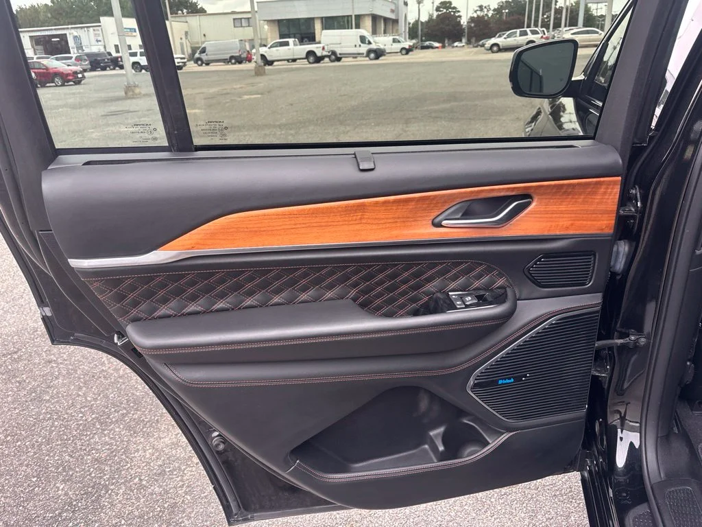 Used 2021 Black Jeep Summit image 16